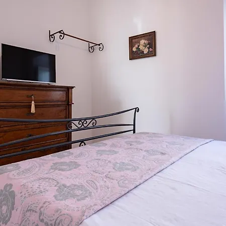 Quercus Apartment